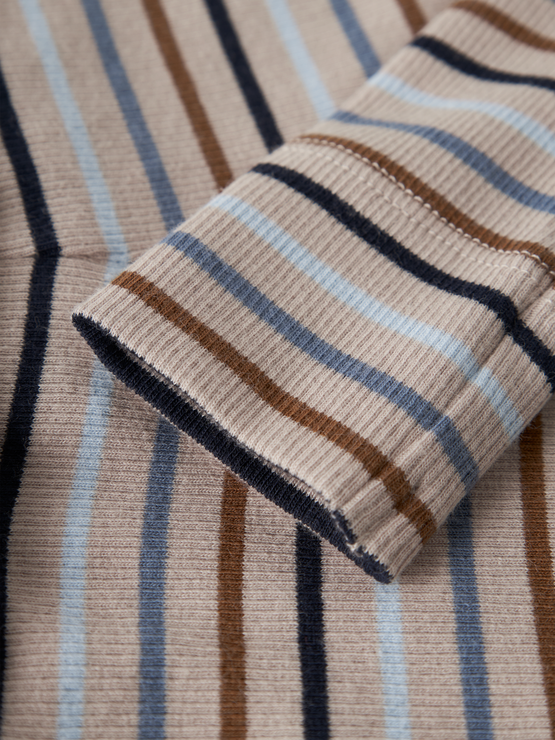 model_shot-front_full